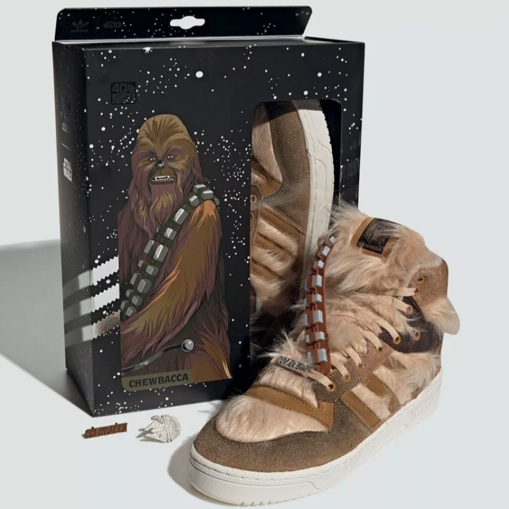 Mens chewbacca adidas size 10